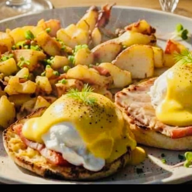 Eggs Benedict with Ham.