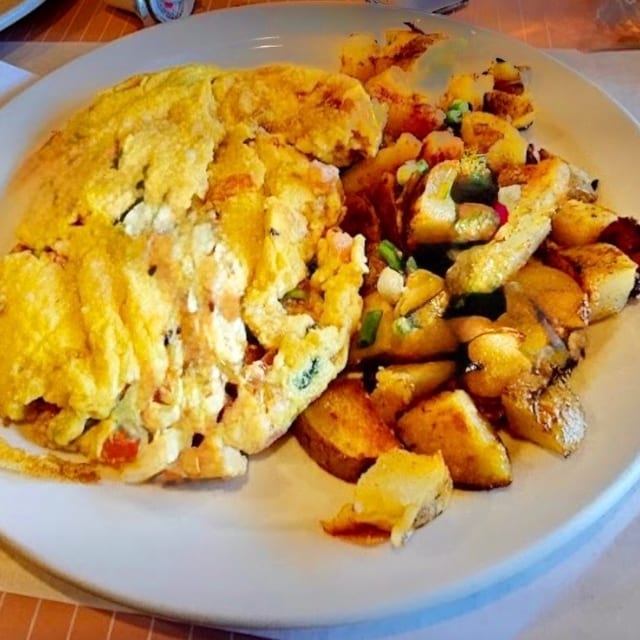 Breakfast Club Omelette, veggies & cheese.